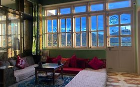 Zu-Zu Hostels